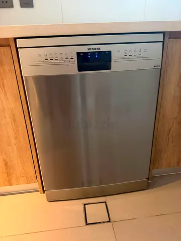Siemens iQ 300 dishwasher 3 racks new condition