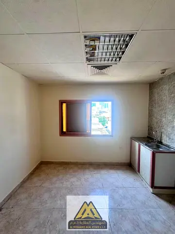 Studio apartment Central air conditioning Prime location close to services Near Al Musalla bus station