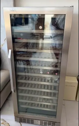 Wine cooler fridge