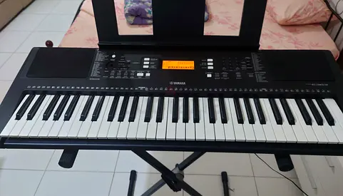 Piano keyboard