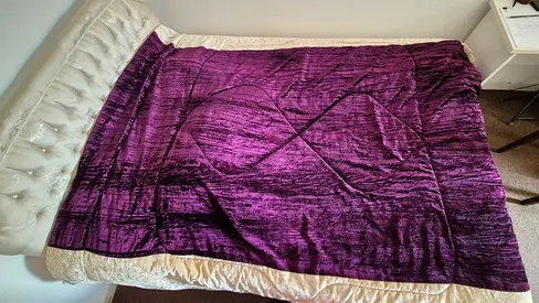 Queen plush purple velvet bedspread / throw - good condition