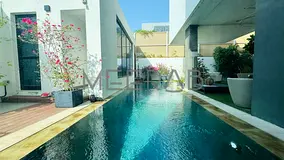 | MODERN ARCHITECTURE | ELEGANT VILLA WITH POOL |