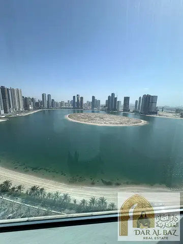 تكييف عالمالك اطلاله بحريه مباشره افخم ثلاث غرف وصاله مع غرفه خادمه باركن جيم مسبح خزائن بالحائط مساحه كبيره تشطيبات الترا سوبر ديلوكس