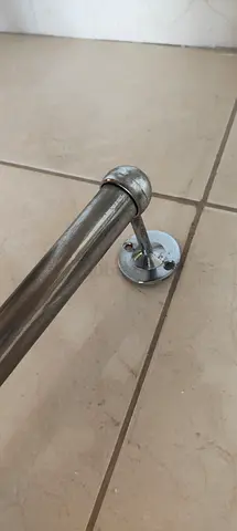 Silver Metal Curtain Rod with Wall Mount Bracket