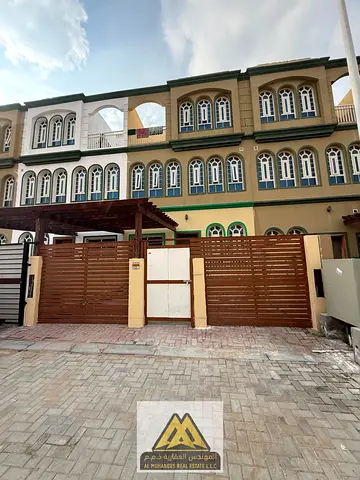 تاون هاوس G+2 عائلي 3 غرف نوم بمساحة 1,700 قدم² جاهز للسكن فوراً للإيجار في أبتاون الزاهية، عجمان