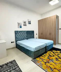 Studio for family /girls next to metro