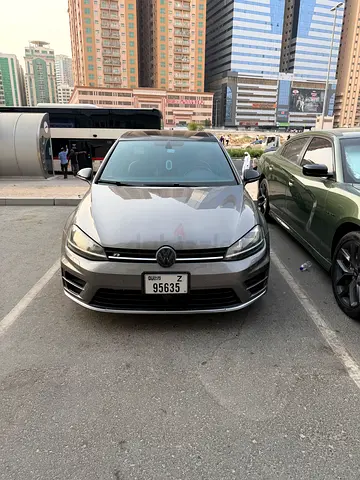 Volkswagen Golf R 2017 | GCC Specs | Adaptive cruise control