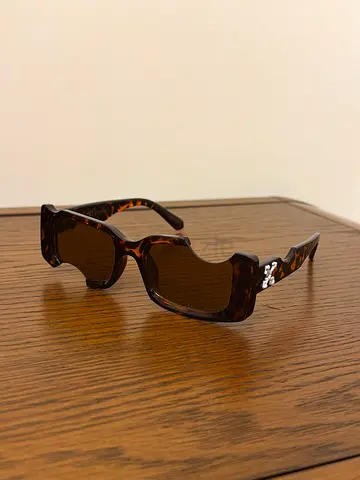 Tortoiseshell sunglasses with brown lenses - gently used