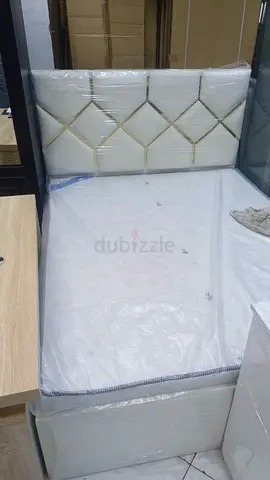 BRAND NEW QUEEN SIZE BED WITH MATTRESS 150X190 CM