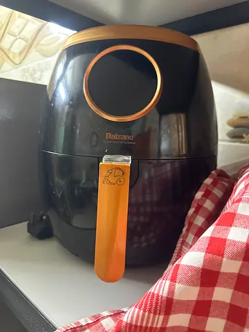 Balzano Digital Air Fryer Black and Gold
