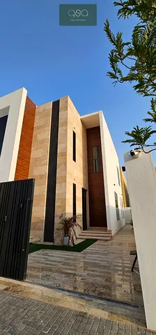 Distress sale Luxury Villa 3