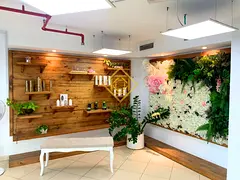Fully Fitted Spa | Vacant and Ready | Spacious