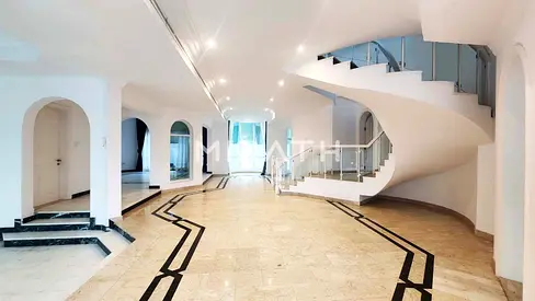 Spacious Commercial Villa | Premium Umm Suqeim Location