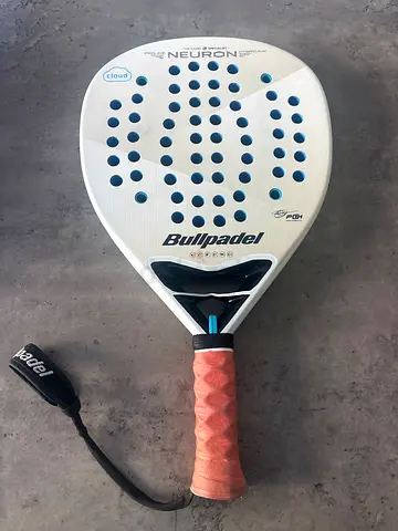 Bullpadel Nueron Cloud padel racket - great condition
