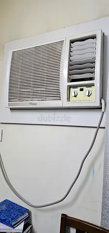 Window air conditioner unit - used, working condition