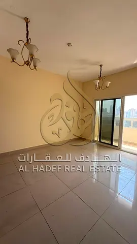 شقة غرفتين وصالة للإيجار في القاسمية الشارقة موقع حيوي قريب من جميع الخدمات مساحات جيدة تشطيب نظيف باركن مجاني نظام دفع مرن 4 أو 6 دفعات مناسبة للعائل