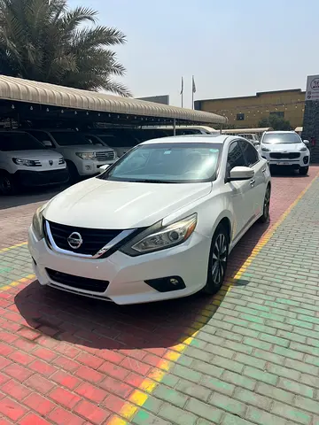 2017 Nissan ALTIMA — фото 2