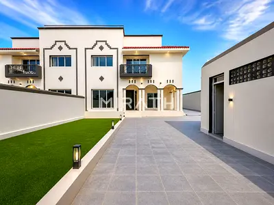 Semi-independent| Private Pool| Ready to move