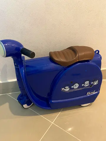 Skooot Ride-on Suitcase for Kids