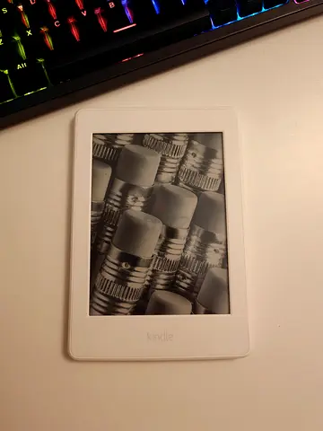 Amazon Kindle 7th gen + microusb cable