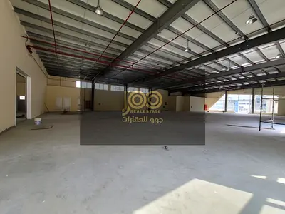 بموقع استراتيجي مناسب لمختلف الأنشطة التجارية والصناعية مع مساحة واسعة وتجهيزات/الكهرباء70