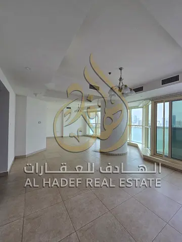 شقة 4 غرف وصالة | إطلالة بحرية مباشرة | غرفة خادمة | تكييف مجاني | باركن مجاني | جيم مجاني | صيانة مجانية | موقع مميز