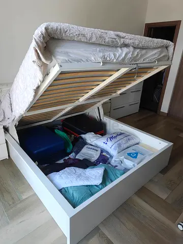 Ikea Hydraulic Queen size bed with mattress available in perfect