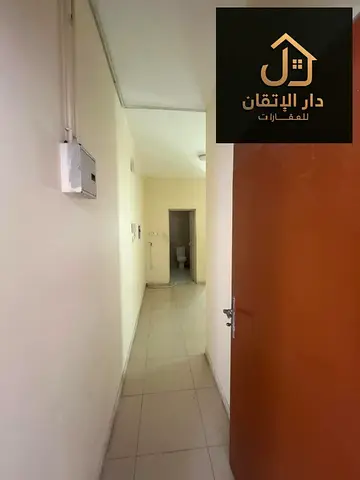 فرصة ذهبية للإيجار استديو منطقه الناصرية مطبخ منفصل موقع حيوي وقريب من جميع الخدمات