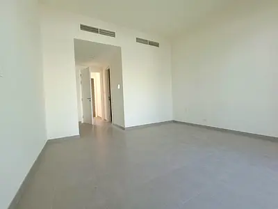 Spacious 2BR Apartment | Urbana I | Courtyard View