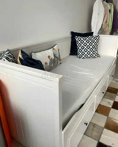 Ikea hemness daybed with 2 new ikea mattress