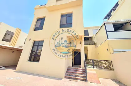 Spacious 5bed hall villa with Majlis,store, maidroom, 2 close kitchen,Balcony, private parking