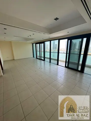 تكيف عالمالك افخم واكبر ثلاث غرف وصاله مع خادمه بلكونه باركن جيم مسبح خزائن جميع الغرف ماستر اطلاله مفتوحه مباشره موقع مميز بالقرب من جميع الخدمات