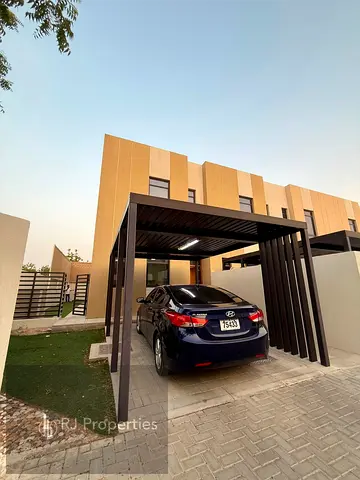 LUXURY 2bhk townhouse ready to move/ Maid room waderobe MasterBed garden parking only jest 80k