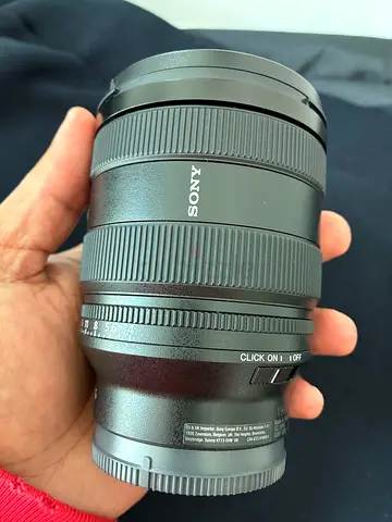 Sony FE 20-70mm F4 G lens - like new