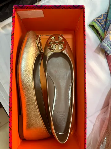 Gold Tory Burch Reva Logo Ballet Flats - Size 6.5