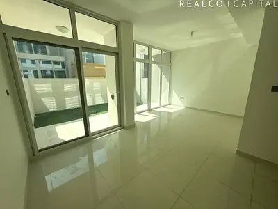 Middle Unit 3 bedroom town house For Rent