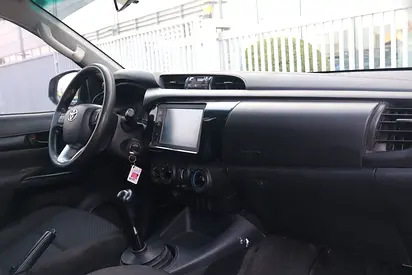 2022 Toyota HILUX photo 5