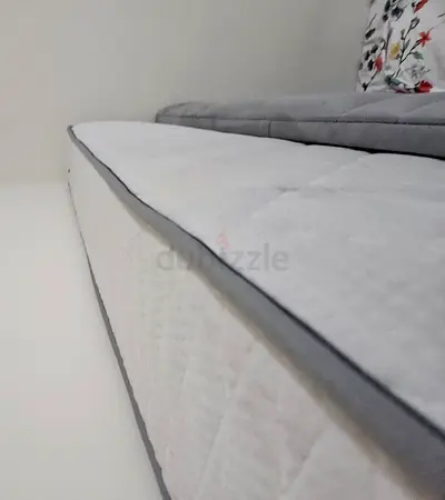 Bed matress 195x160x22 for sale