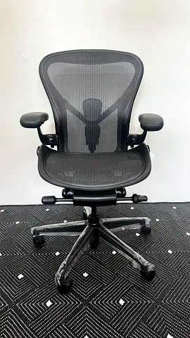 Herman Miller Aeron remastered size B fully loaded