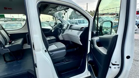 2026 Toyota HIACE — фото 3