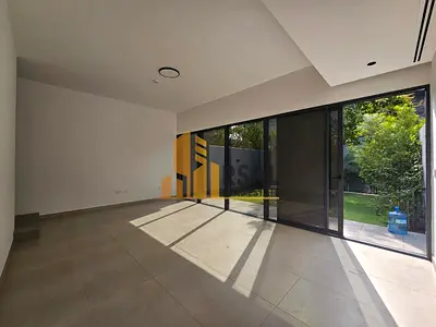 Super 2BR Townhouse with Private Garden In Massar