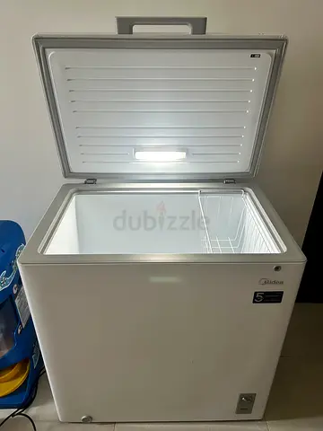 Compact chest freezer, 259L capacity - good physical condition, cooling needs to be fixed