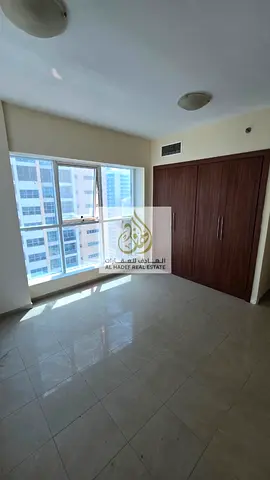 🏡 **للإيجار السنوي – شقة غرفتين وصالة بإطلالة بحرية في الراشدية 3 – عجمان** 🌊 إذا كنت تبحث عن شقة واسعة بموقع مميز وإطلالة رائعة، فهذه فرصة لا تُفو