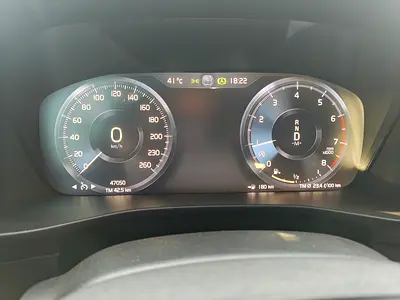 2022 Volvo XC40 — миниатюра 5