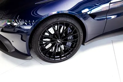 2023 Aston Martin VANTAGE — миниатюра 18