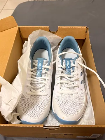 ASIC badminton shoes