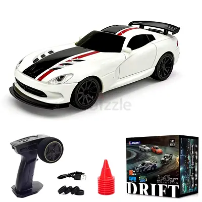 1:43 scale RC DRIFT CAR sedan type for sale unused with working headlights and built in gyroscope