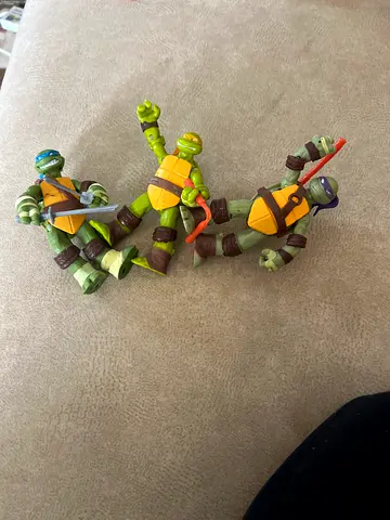 3 ninja turtles with out stand copy