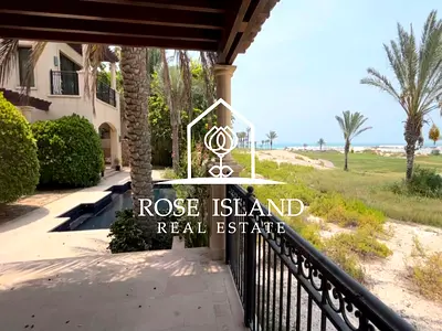Vacant|Luxury Beachfront Villa|Stunning View