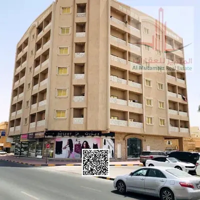 شقة غرفة وصالة للإيجار السنوي بالروضة 2 على شارع الشيخ عمار مباشرة، بإطلالة مفتوحة وبلكونة واسعة، قريبة من مخارج الشارقة ودبي
